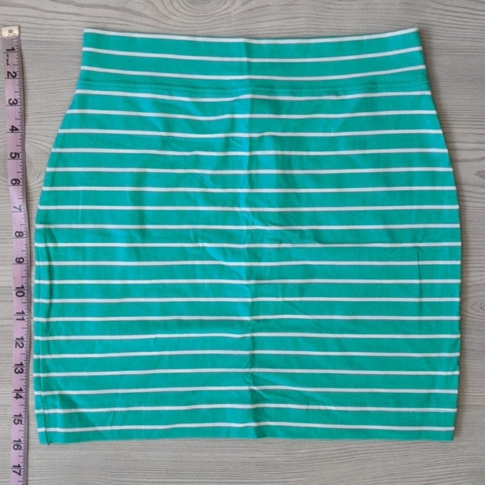 Moda International Striped mini skirt Size Medium
